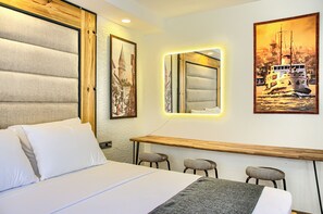 Habitación doble estándar | Escritorio, espacio para trabajar con laptop y wifi gratis