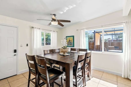 Dining. Cozy 2BR Summer Patio Home | UofA Access