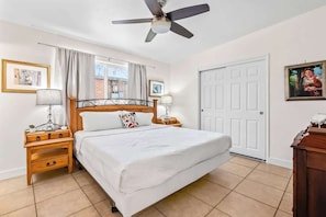 2 habitaciones, tabla de planchar con plancha, cuna de viaje y wifi 