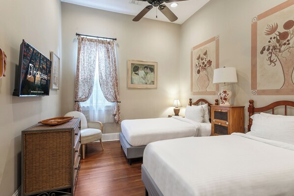 Signature House, 4 Bedrooms, Non Smoking, Private Pool | Desk, laptop workspace, blackout drapes, iron/ironing board