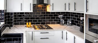 DenDuplex - Free Parking