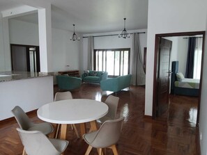 Interior - Ntsudinis 2 (Marracuene)