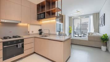 Luxury Apartment, 2 Bedrooms, Non Smoking, City View | Private kitchen | Full-size fridge, microwave, oven, stovetop
