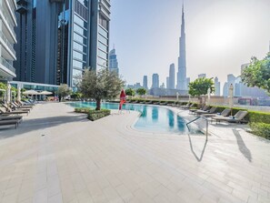 حمّام سباحة خارجي