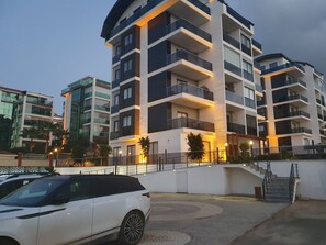Exterior - Two-bedroom Luxury duplex penthouse apartment.special view of the sea and forest (Alanya)
