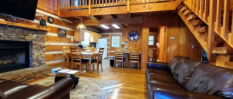 Signature-Ferienhütte, 3 Schlafzimmer, Nichtraucher, Terrasse | Wohnzimmer