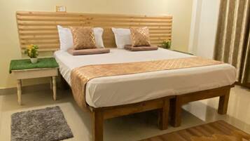 Deluxe Room | Free WiFi, bed sheets
