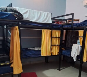 Shared Dormitory | Free WiFi, bed sheets