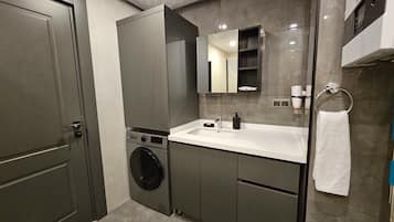 House, Accessible | 2 bedrooms, high-speed internet