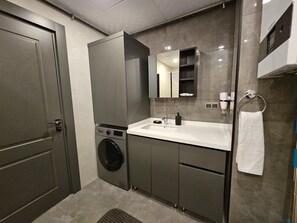 2 bedrooms, Internet - Professionally Maintained Spacious New Suites 2-1 (Antalya)