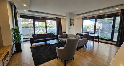 Professionally Maintained Spacious New Suites 2-2
