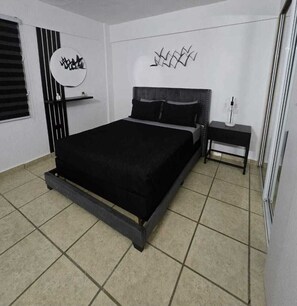 2 chambres, fer et planche à repasser, Wi-Fi, draps fournis