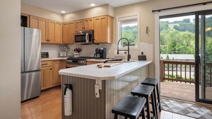 Unclassified image, 5 of 60, button - 3 Bedroom Townhouse Across from Holimont (Ellicottville)