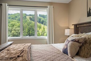 3 chambres, fer et planche à repasser, Wi-Fi, draps fournis