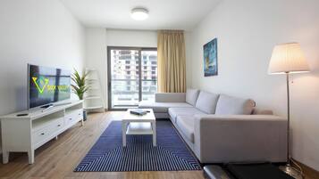 Apartment, Balcony, City View | Living area