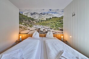 Familieleilighet, 3 soverom, kjæledyr tillatt, fjellutsikt | Barnesenger, wi-fi (inkludert) og sengetøy