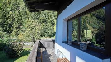 Familienapartment, 3 Schlafzimmer, Balkon, Bergblick | Balkon
