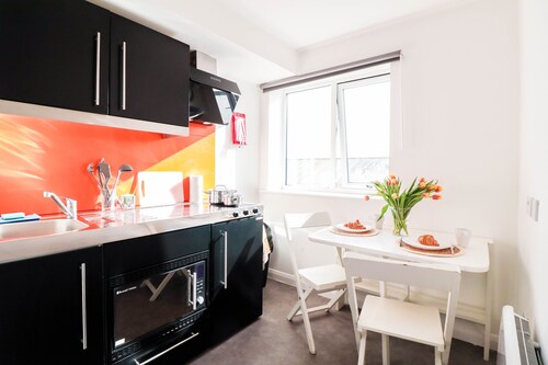 Spacious and Comfortable 2-bed Flat