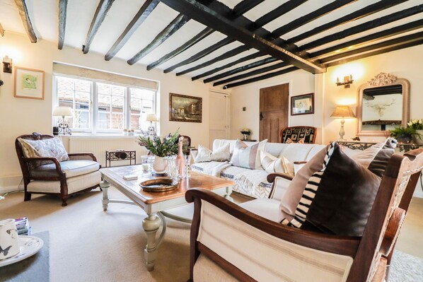 House | 2 bedrooms - Charming Period Cottage With Free Wifi (Witham)