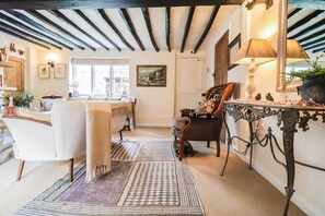 House | 2 bedrooms - Charming Period Cottage With Free Wifi (Witham)