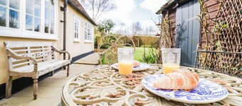 Charming Period Cottage With Free Wifi