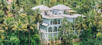 Esh Cottages Birch | Hillside 4-BHK Hideaway With Lush Garden, Common Pool, & Gaming Zone