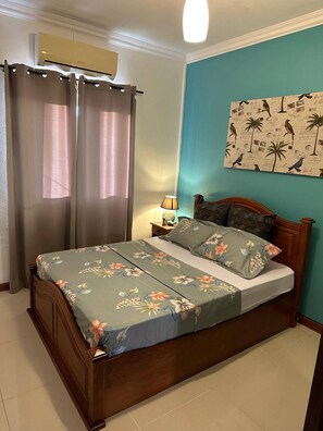 3 bedrooms, iron/ironing board, WiFi, bed sheets