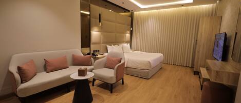 Basic Studio | Egyptian cotton sheets, premium bedding, pillowtop beds, free WiFi