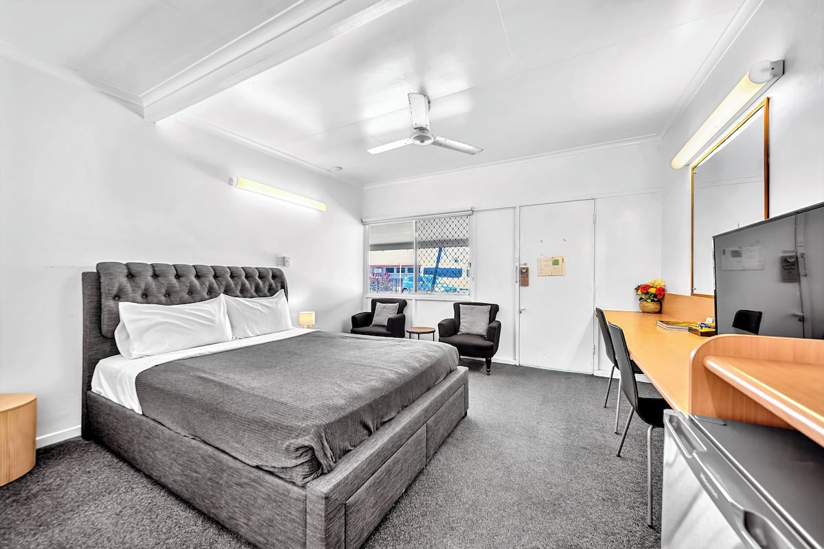 Desk, laptop workspace, free WiFi, bed sheets