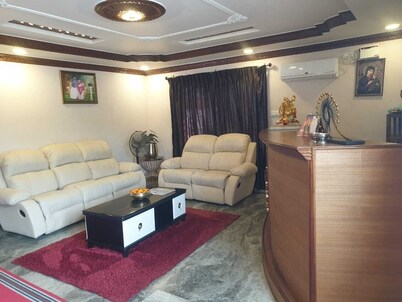 Hotel APM Grand