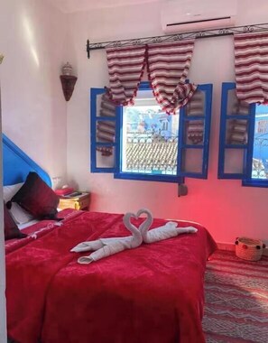 Habitació doble Deluxe, vistes a la ciutat | Wifi gratuïta 