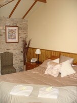 双人房或双床房 | 免费 WiFi