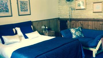 Double or Twin Room | Free WiFi