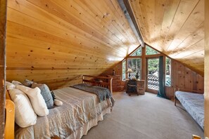 3 bedrooms, desk, free WiFi, bed sheets - Family-Friendly Comfort at "A Frame Cottage" w/ AC (Idyllwild)