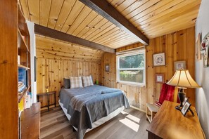 3 bedrooms, desk, free WiFi, bed sheets