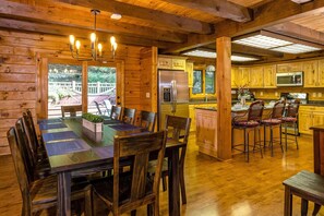 Dining - Ski Cabin Retreat -Hot Tub, Game Room, Rec Access (McGaheysville)