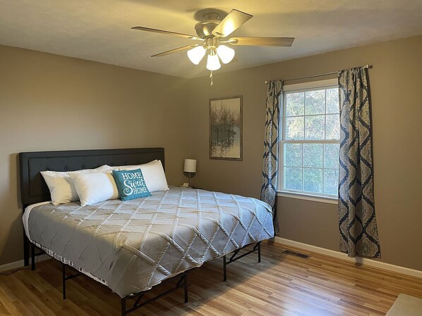 4 chambres, fer et planche à repasser, Wi-Fi