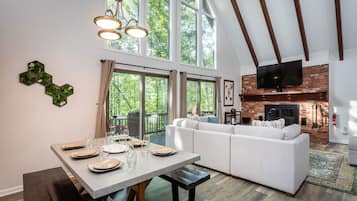 Televisión, chimenea