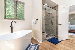 Shower, jetted tub, hair dryer, towels