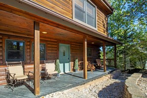 Terrace/patio - Ski Cabin-Free Rec Access-Hot Tub-Gas Fireplace! (Mc Gaheysville)