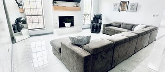 Country Oasis • 20 Acres • Pool + Gym • Sleeps 13 Near Abilene