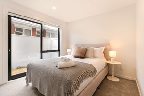 4 chambres, fer et planche à repasser, Wi-Fi, draps fournis