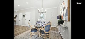 Dining - This gorgeous Larchmont cozy cottage will amaze you! (Norfolk)