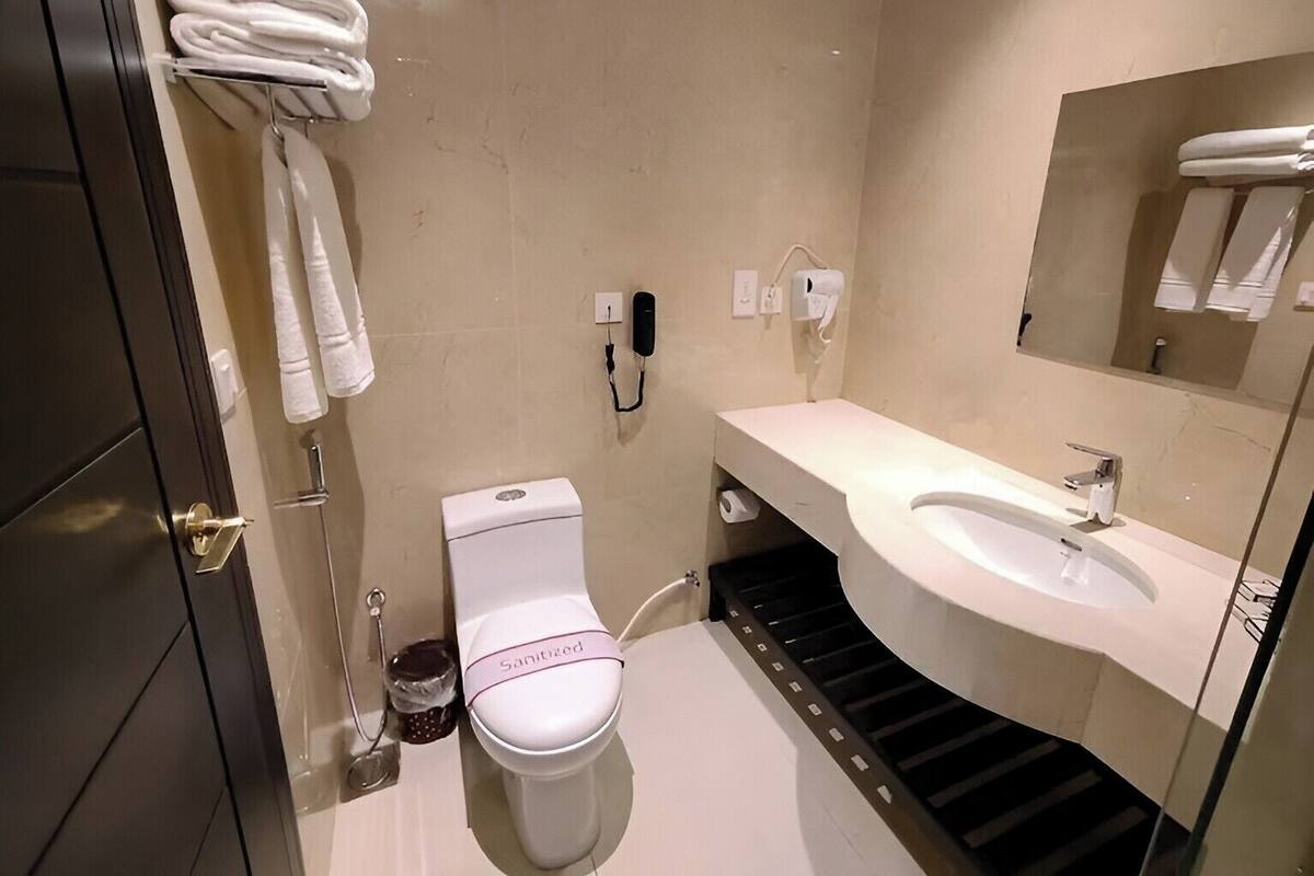 尊榮客房, 山景 | 浴室 | 淋浴設備、免費盥洗用品、拖鞋、毛巾