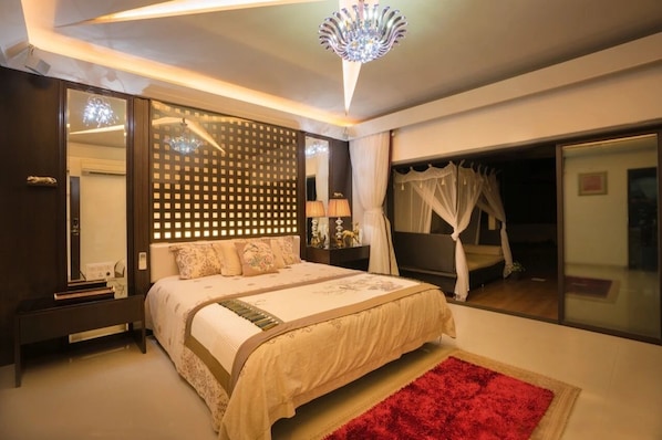 Deluxe Room, Balcony | Free WiFi
