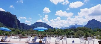 Simon Riverside Hotel