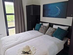 2 bedrooms, bed sheets