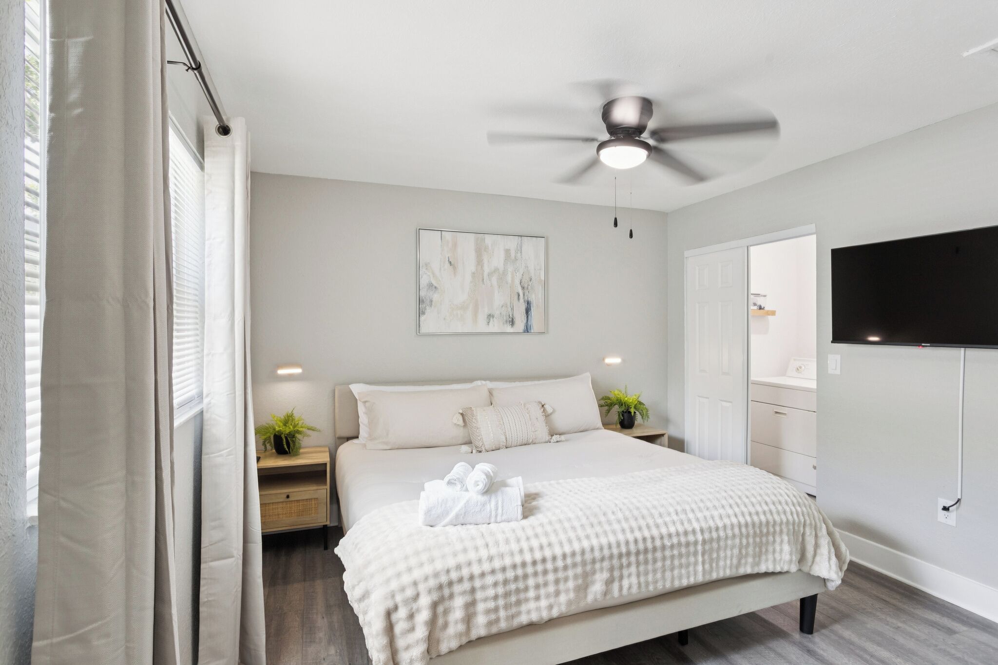 3 عدّة غرف نوم ومكواة/لوح كي وواي فاي مجانًا وملاءات أسرّة