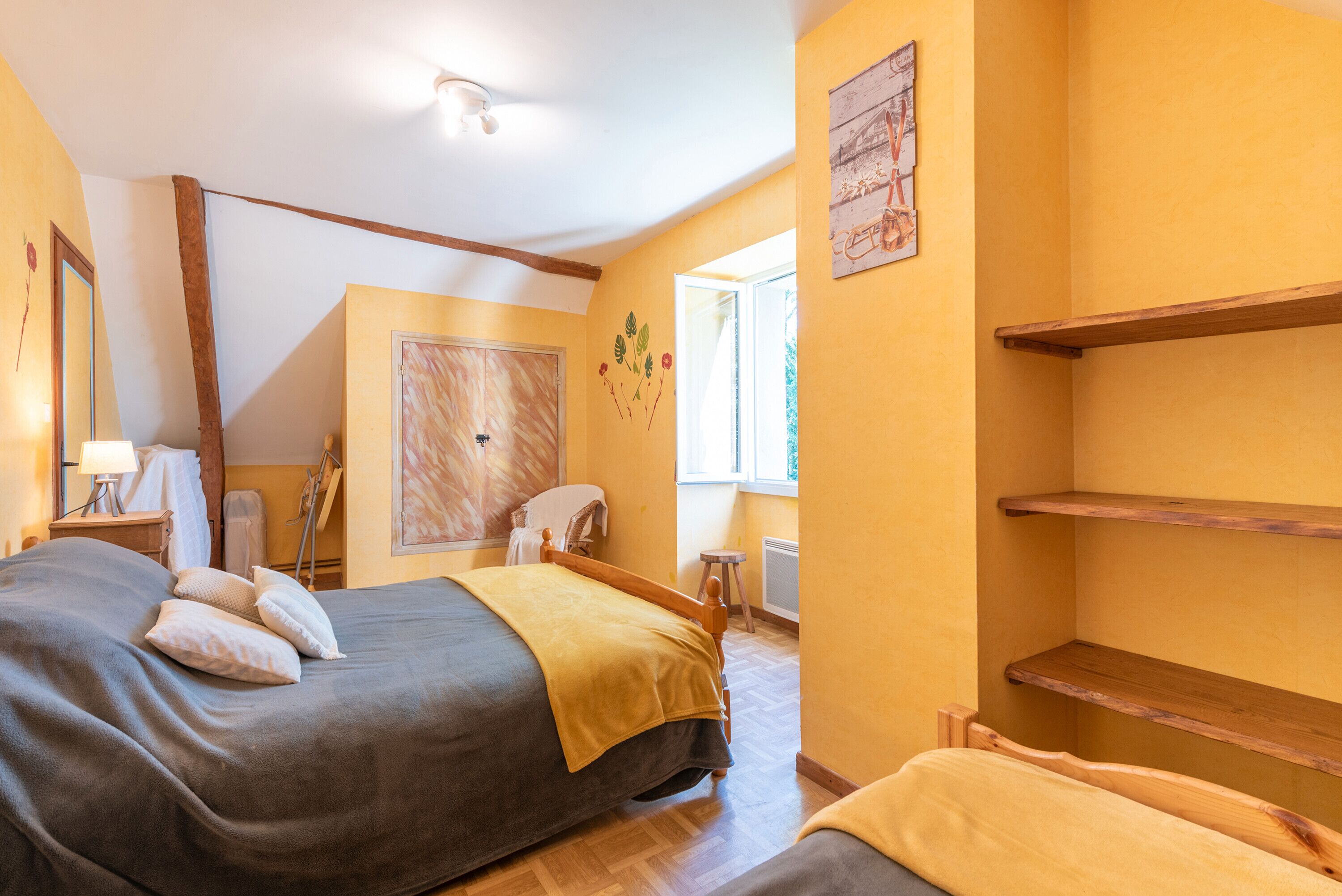 2 slaapkamers, een strijkplank/strijkijzer, wifi