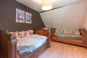 2 عدّة غرف نوم ومكواة/لوح كي وواي فاي